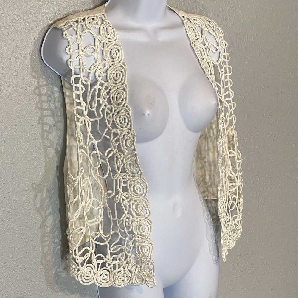 VNTG Ravel White Ramie Textile Vest - Picture 4 of 8